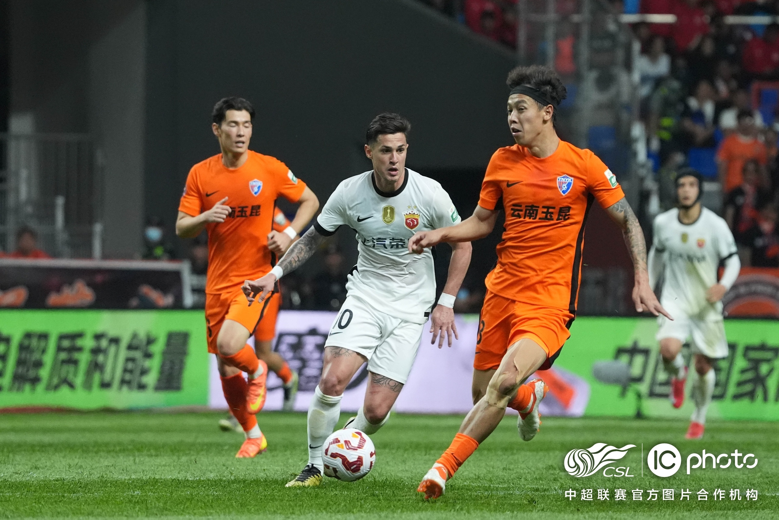 xingkong-赛地聚焦：葡超关键时刻热度飙升，成都蓉城门线救险，压力陡增，高层口径保持一致(成都蓉城夏季引援巴甲)