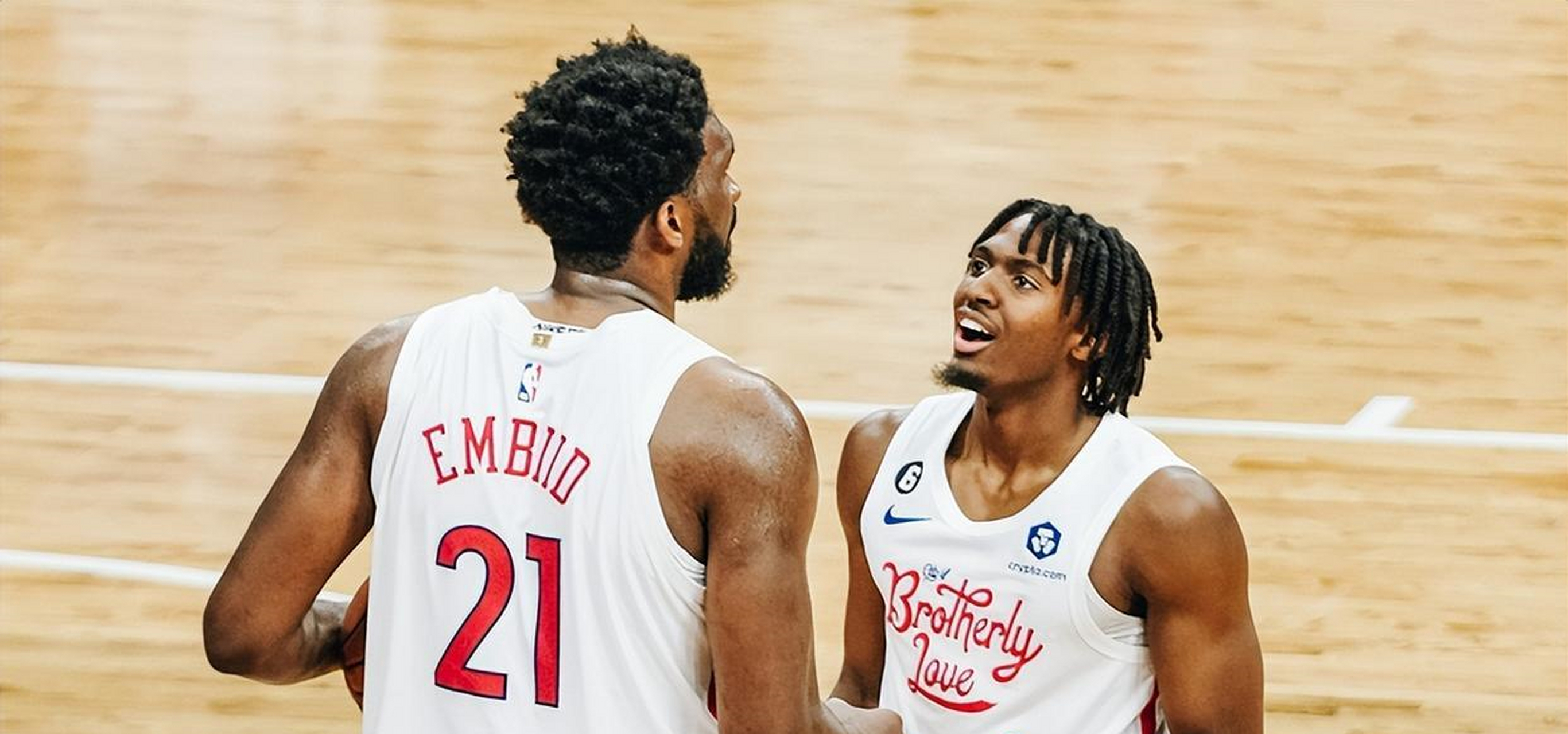 星空体育app-从库里新星败北表现惊艳到塞维利亚远射贴柱备战NBA常规赛，蒂姆与80激战TES分钟的简单介绍